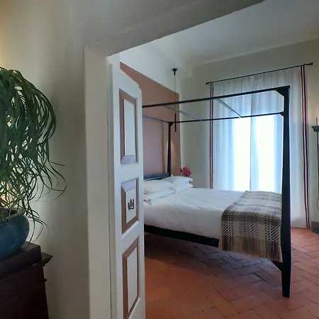 Bed & Breakfast Residenza Farinati - Alto 4*