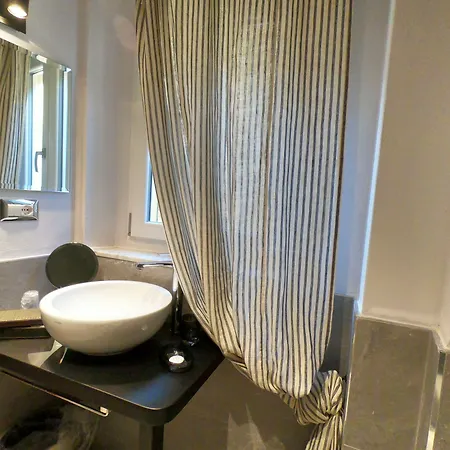 Bed & Breakfast Residenza Farinati - Alto 4*