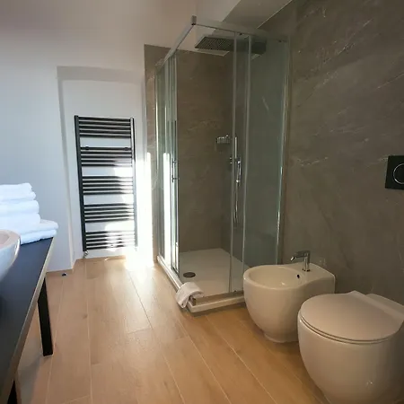 Bed & Breakfast Residenza Farinati - Alto 4*